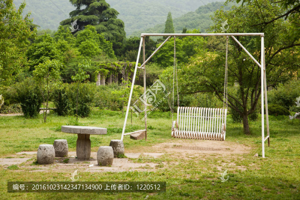 擺在花園