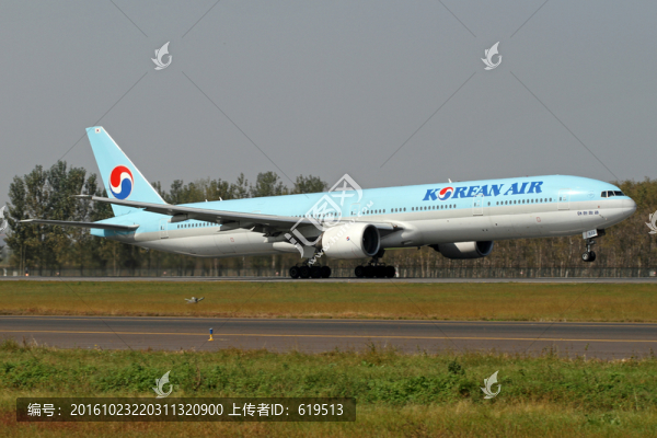 大韓航空波音777起飛