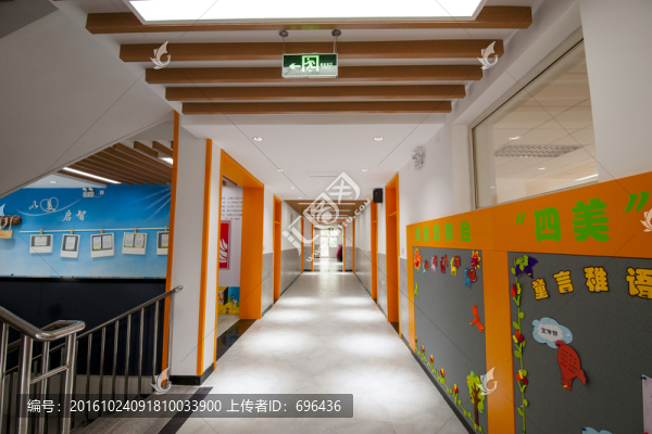 小學(xué)樓道裝飾裝修