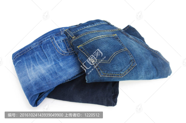 白色背景上的牛仔褲