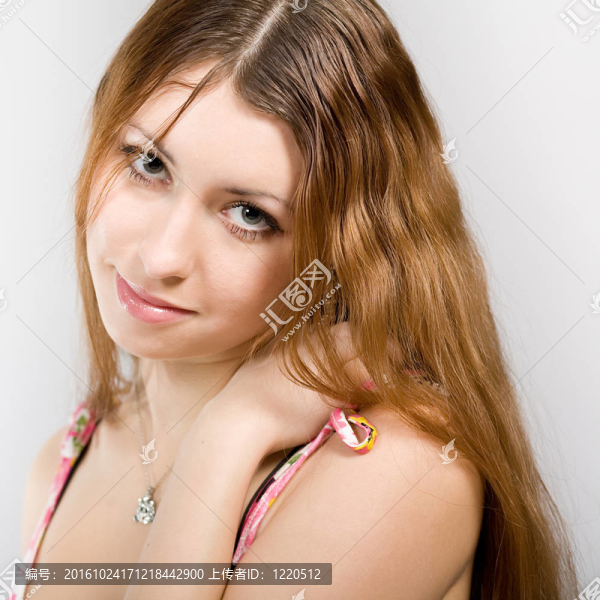 年輕漂亮女孩的畫(huà)像