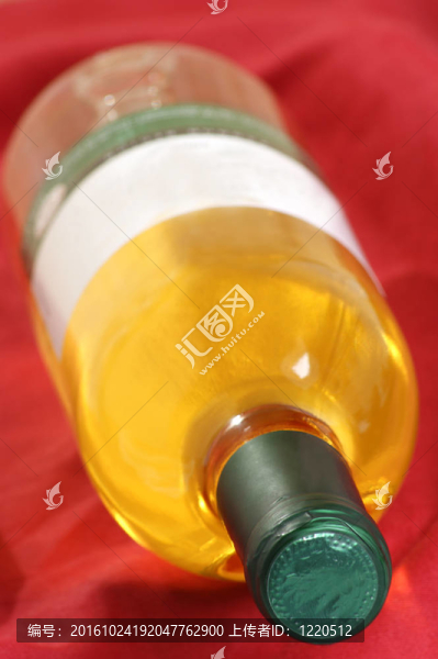 一瓶甜的自制葡萄酒