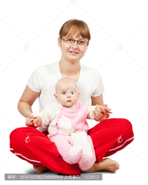 坐在母親與女兒