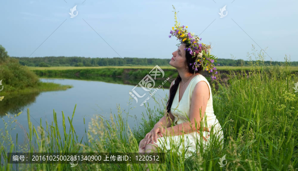 在甘菊環(huán)美少女寫真