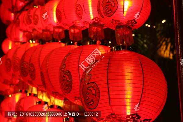 澳門(mén)的一排排中國(guó)燈籠