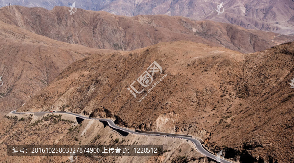 山區(qū)道路的觀點