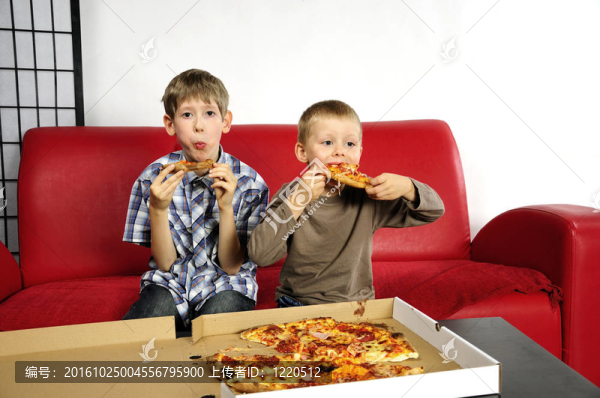 饑餓的男孩