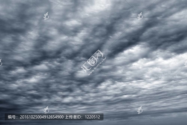 暴風雨的烏云Cloudscape暗灰色的陰天