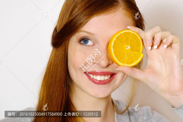 紅發(fā)女孩與橙