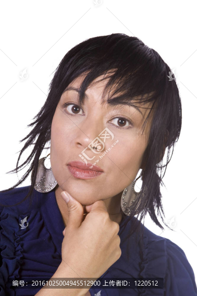 接近一個美麗的亞洲女孩
