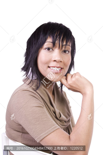 接近一個美麗的亞洲女孩
