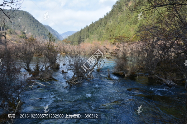 九寨溪水