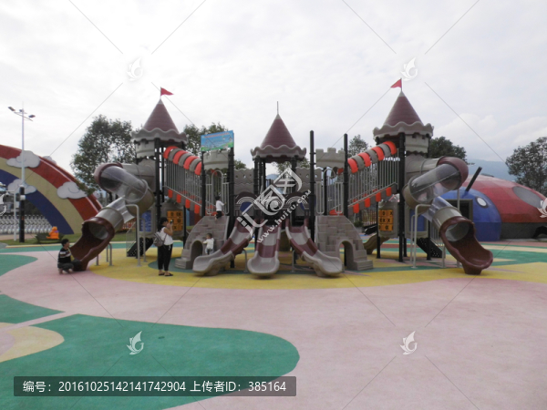 滑滑梯