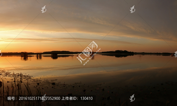 湖泊晚霞