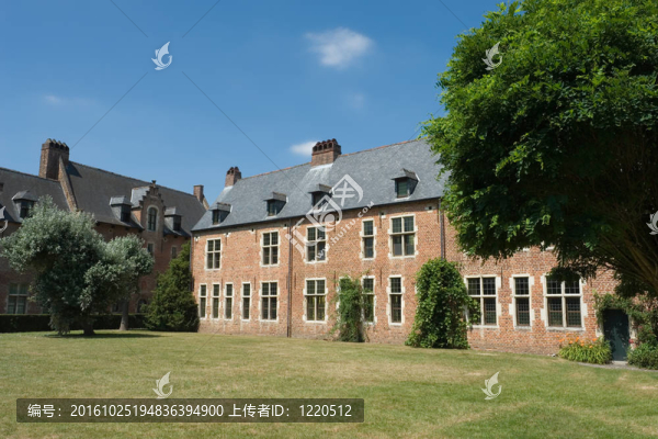 中世紀(jì)的大學(xué)校園