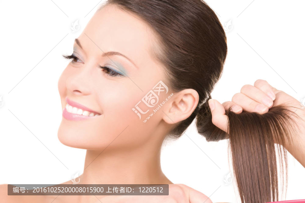女人梳