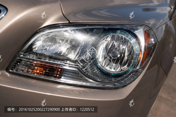汽車前大燈細(xì)節(jié)