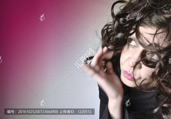 女人肖像。