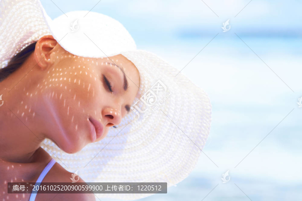 女人在馬爾代夫