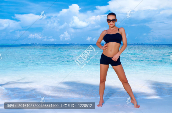 女人在馬爾代夫