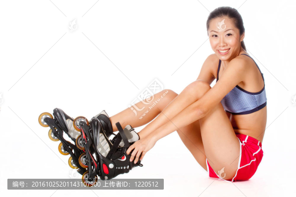 女人滑旱冰