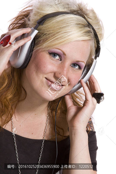 可愛女孩聽音樂
