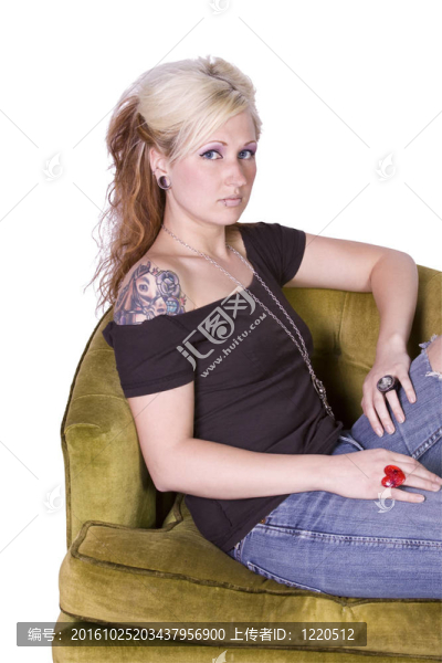 坐在椅子上的女人的藝術(shù)形象