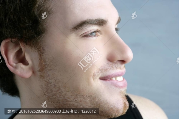 英俊的肖像肖像年輕人面對(duì)