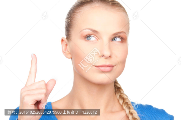 女人用手指向上