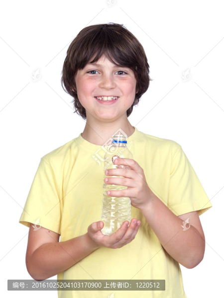 可愛(ài)的孩子與瓶裝水