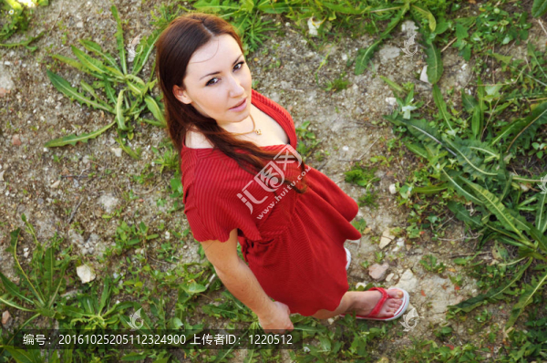 美麗的年輕女子從上面。