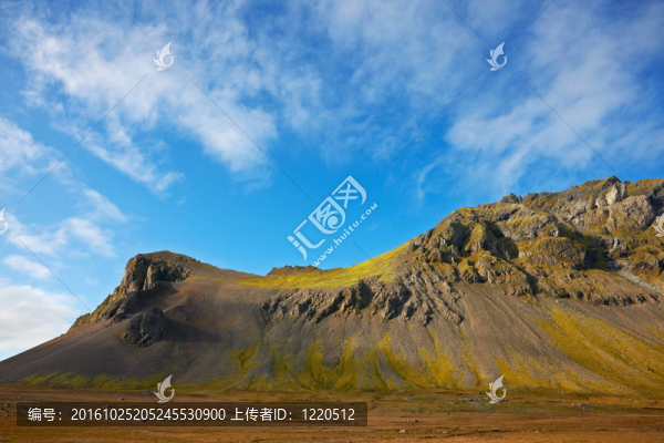 山上美麗的云彩；東海灣；冰島