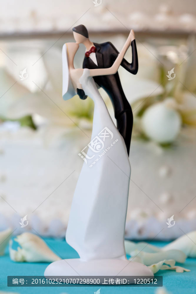 婚禮蛋糕和禮帽