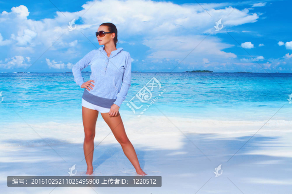 女人在馬爾代夫