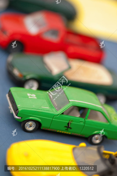 小色的車
