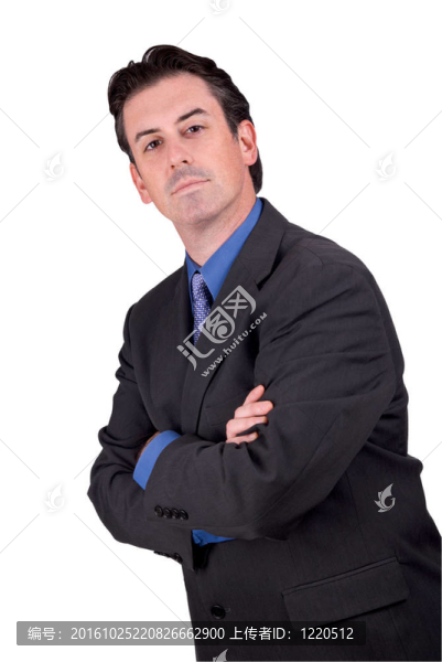 雙臂交叉生意的商人