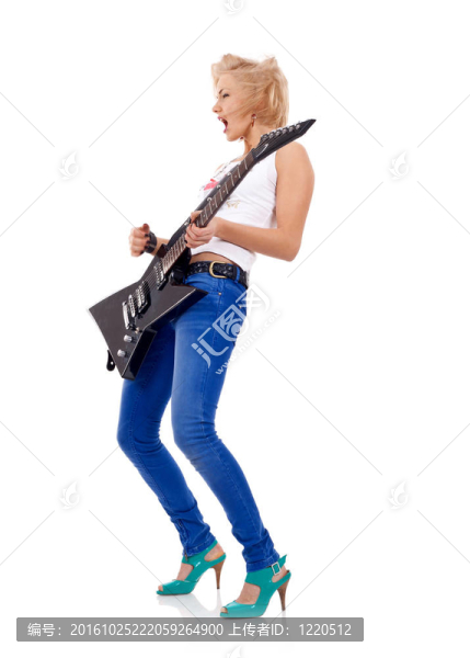 帶著吉他的金發(fā)女郎