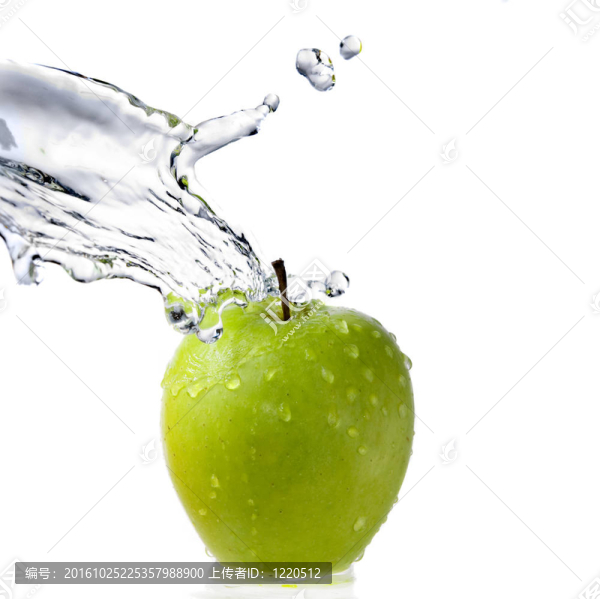 白蘋果上的淡水飛濺