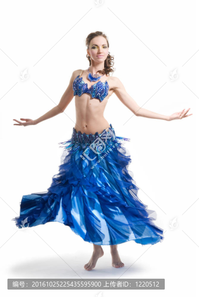 美麗的女人跳舞