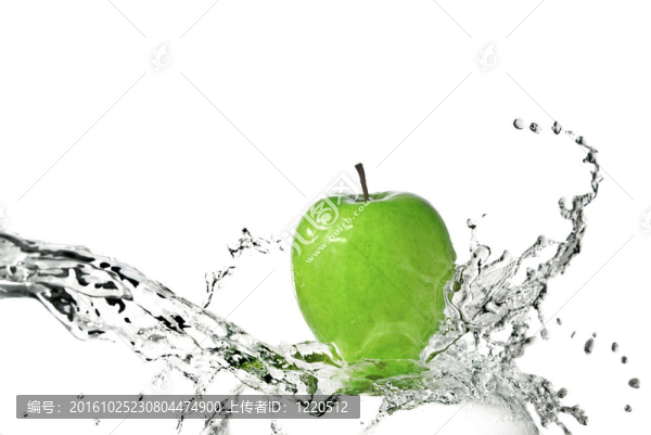 白蘋果上的淡水飛濺