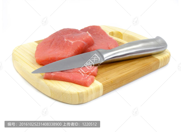 肉類食物和刀板上的isolaited