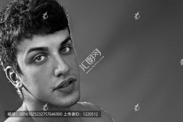 性感的年輕人