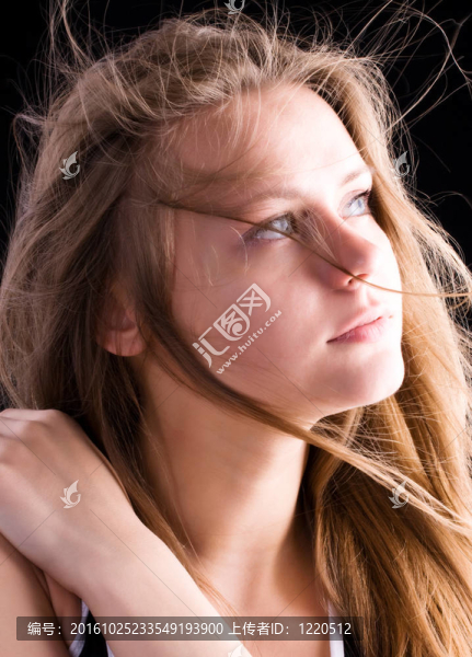 婦女與飄揚(yáng)的頭發(fā)肖像