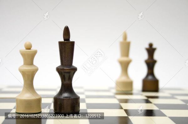 國際象棋王后和國王-跨種族的婚姻觀