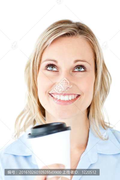 漂亮的女商人拿著水杯分離