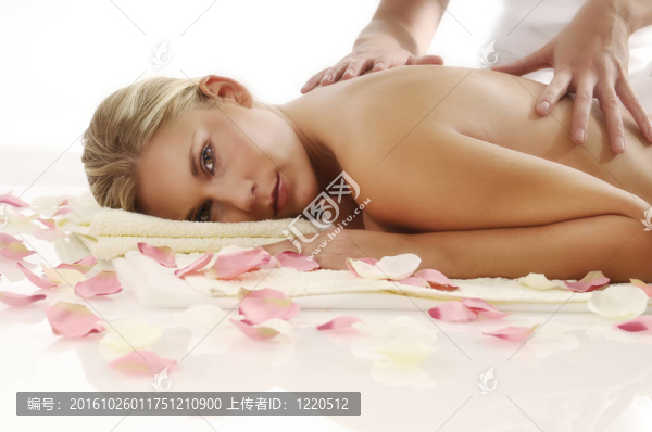 女人按摩