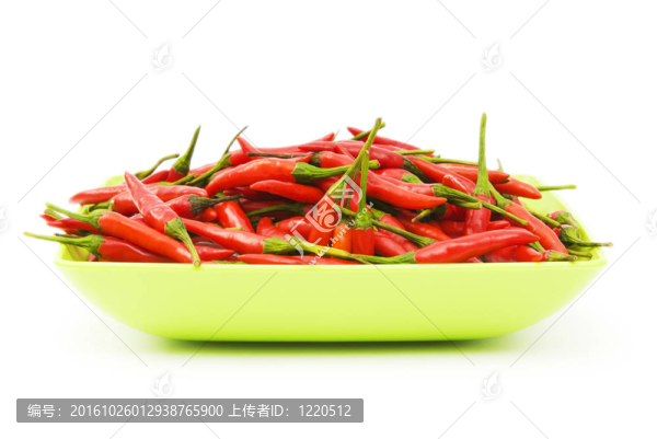 白色背景辣椒