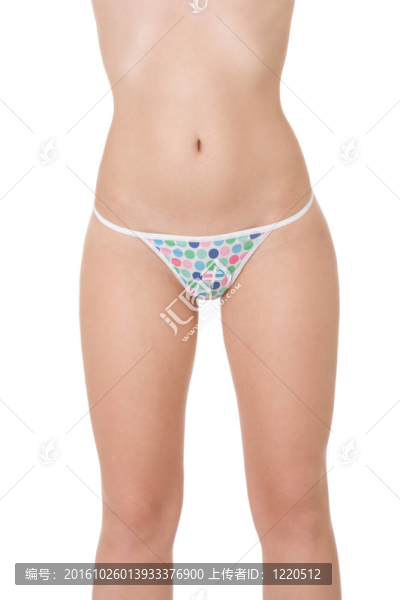 年輕的白人女性模特內(nèi)衣