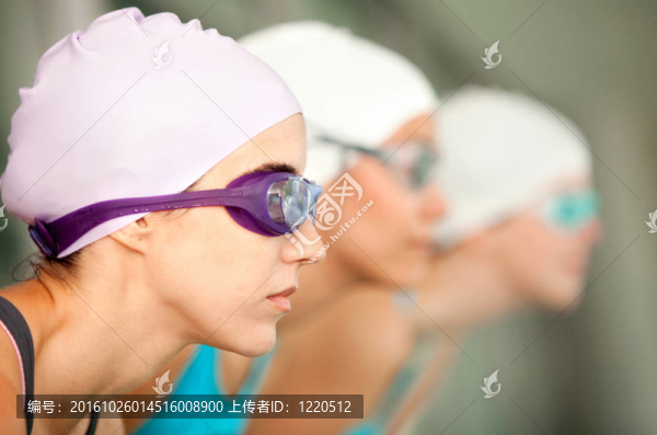 女子游泳運動員
