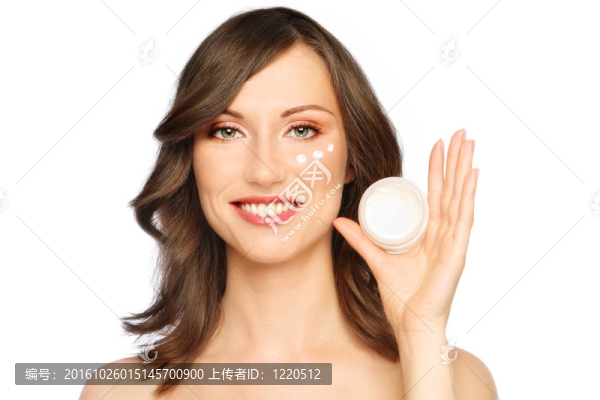 女人涂奶油
